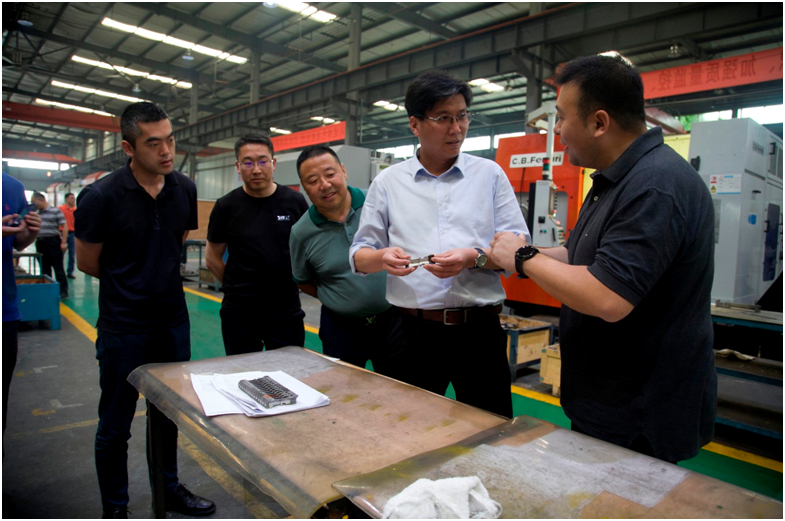 綿竹市市委副書記、市長李棟蒞臨集團(tuán)調(diào)研