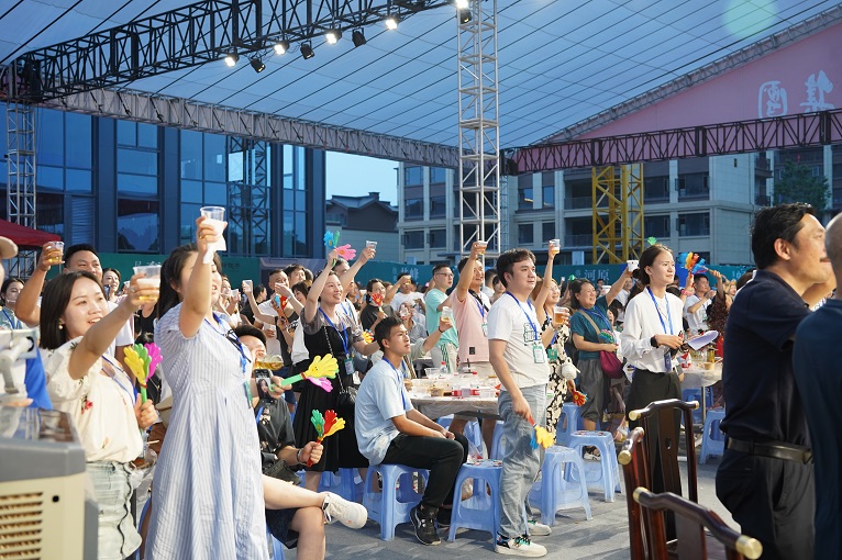 重磅！第十二屆仟坤啤酒節(jié)正式開幕！明星大咖+啤酒美食...